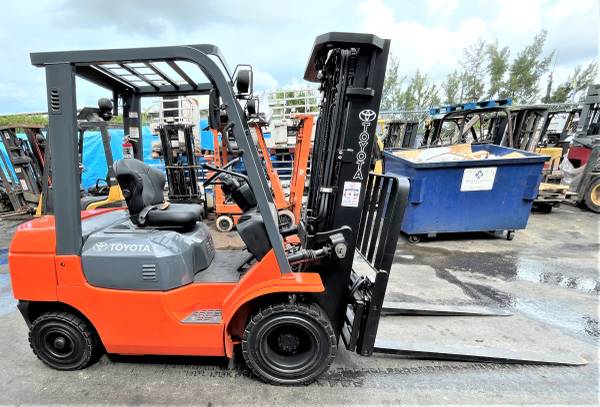 FORKLIFT TOYOTA 7FDU25 2007 DIESEL 5,000 LBS - Click Image to Close