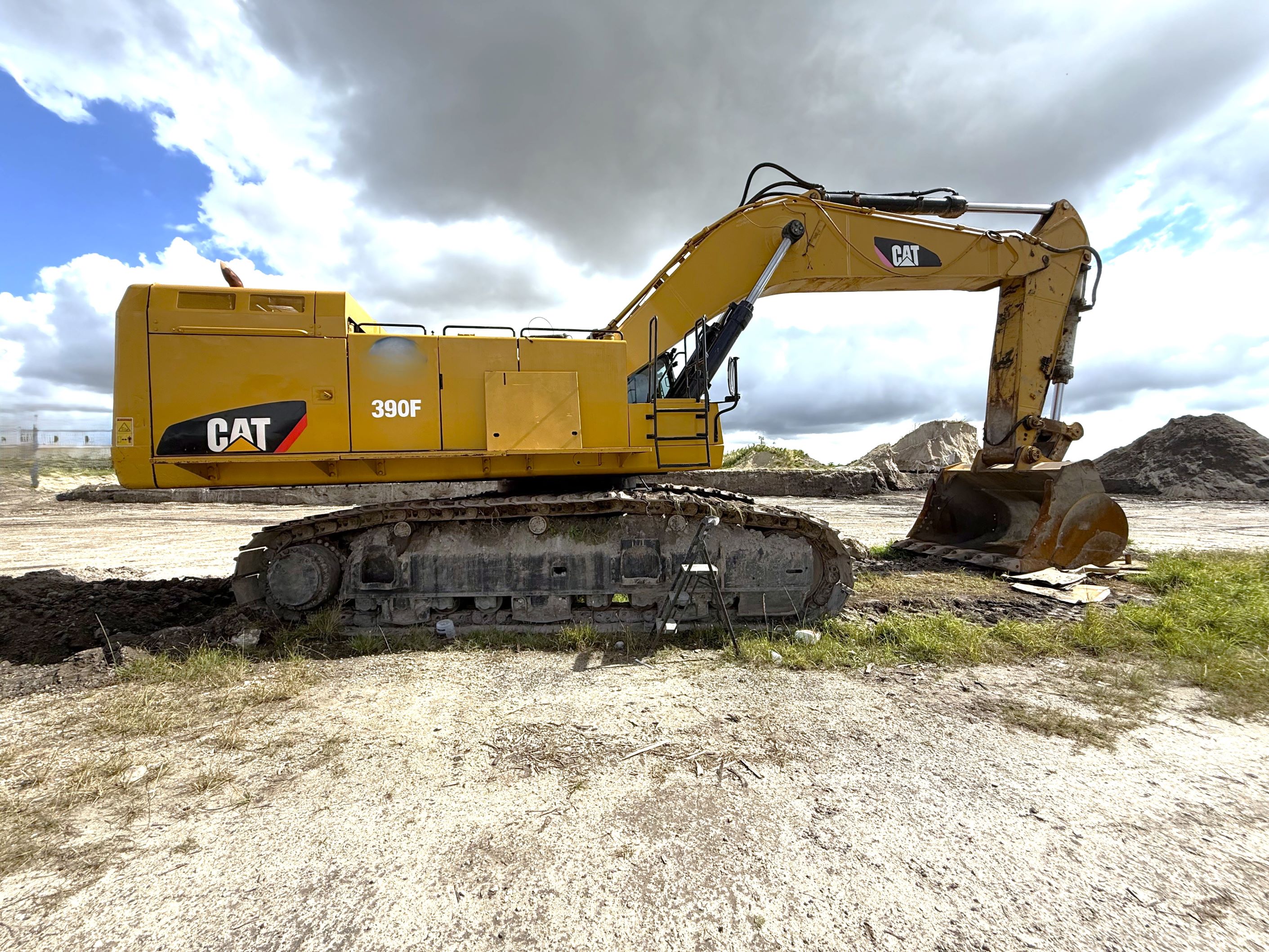 EXCAVATOR TRACTOR CATERPILLAR CAT390F 60102C9 (image for) EXCAVATOR TRACTOR CATERPILLAR CAT390F 60102C9